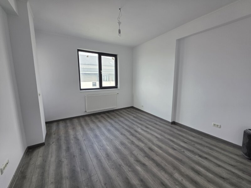 Chiajna, pe strada Ilie Petre, centrala, balcon