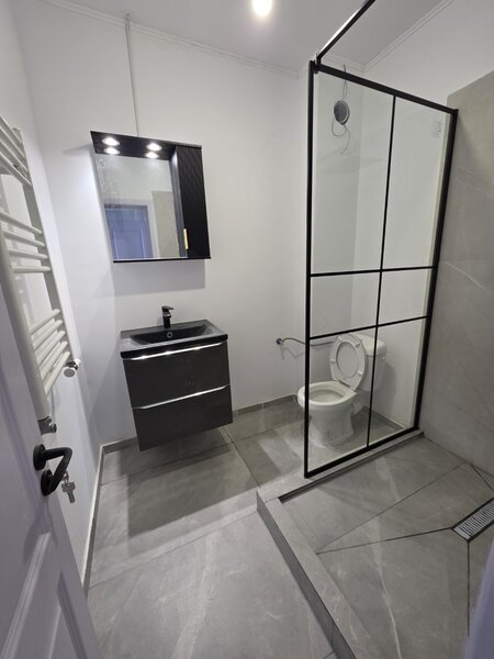 Chiajna, pe strada Ilie Petre, centrala, balcon