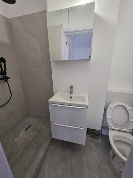 Chiajna, pe strada Ilie Petre, centrala, balcon