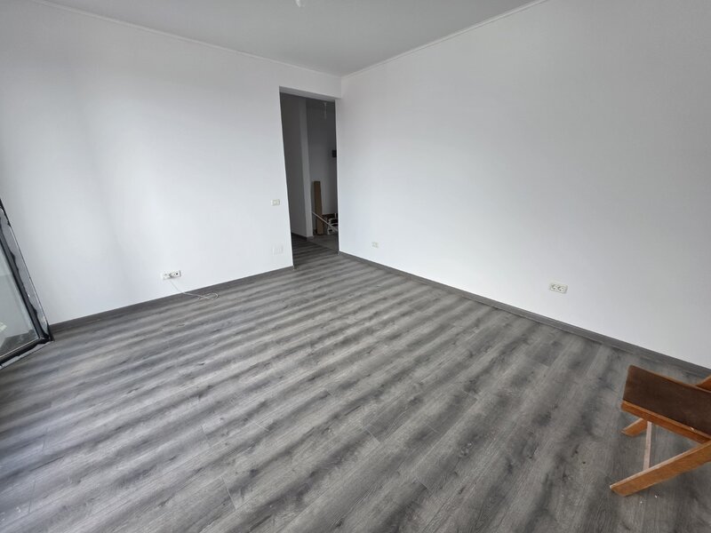 Chiajna, pe strada Ilie Petre, centrala, balcon