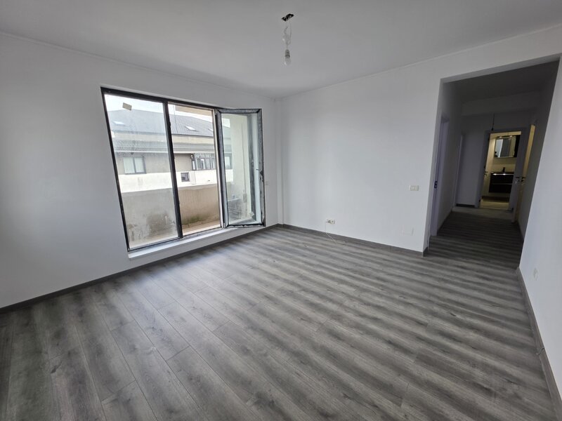 Chiajna, pe strada Ilie Petre, centrala, balcon